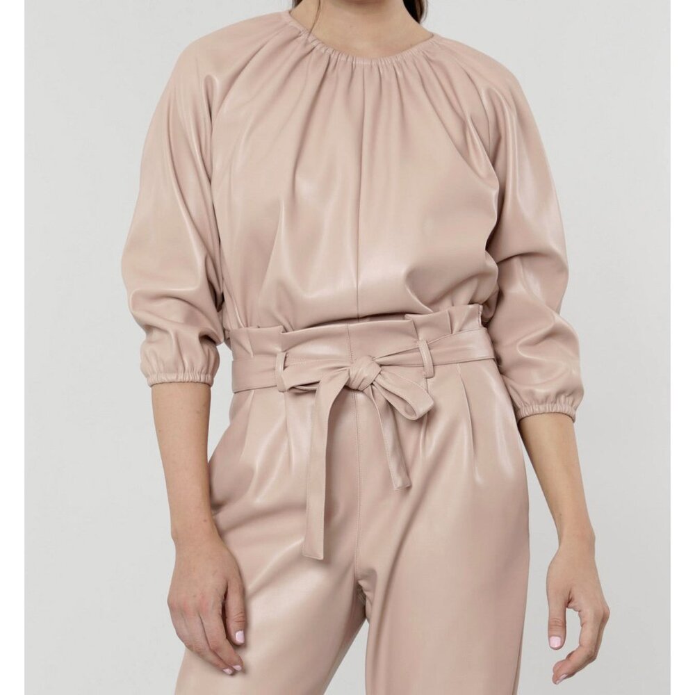 NWT Dolce Cabo Caramel vegan, faux leather belted pants, M